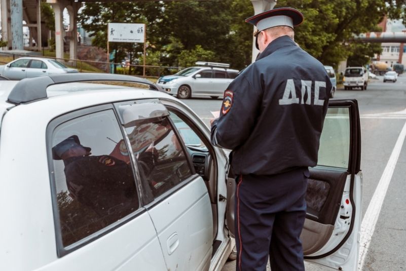 Почему автоюрист запретил открывать капот по требованию ГАИ