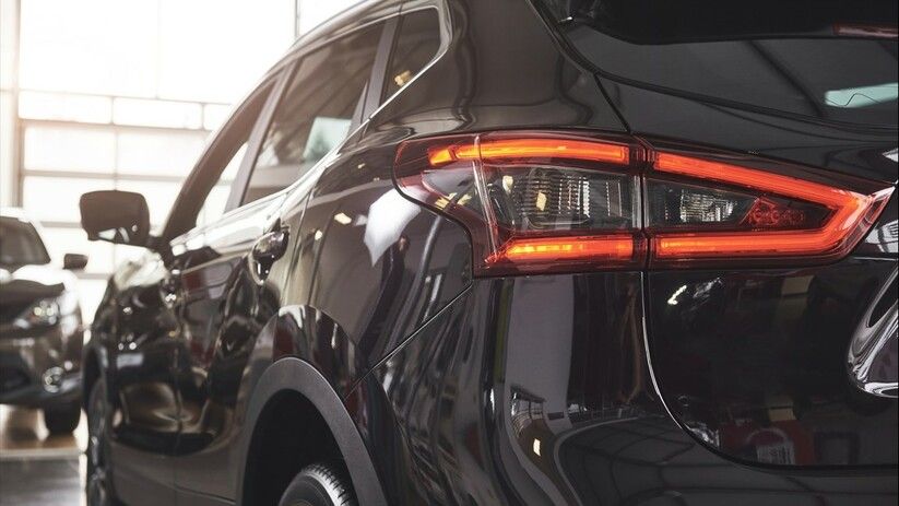Эксперт заявил, что владельцы BMW и Toyota не хотят избавляться от своих машин