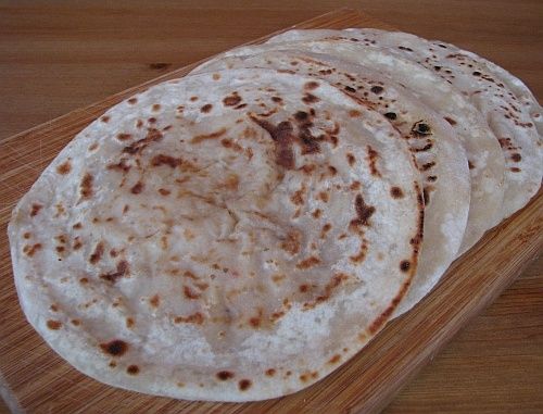 Мули паратха: уникальные индийские лепешки с дайконом