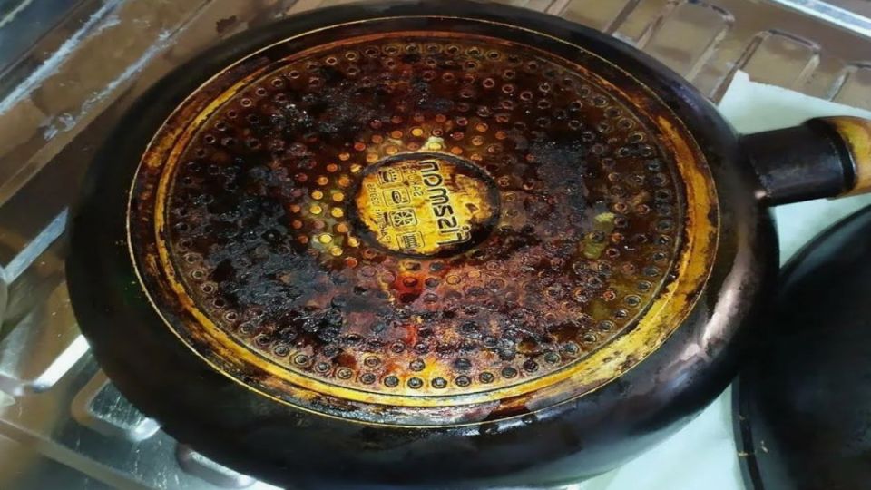 Как вернуть сковородкам вторую жизнь: простые советы для борьбы с нагаром