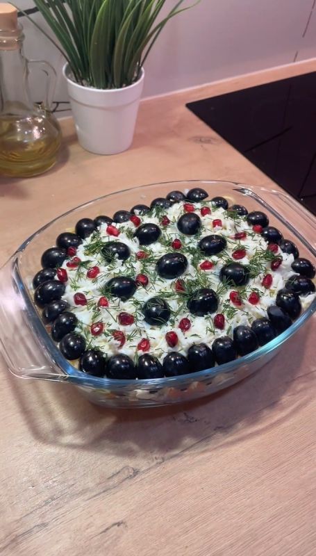 Салат, который покорит ваш праздничный стол: знакомьтесь с "Чёрным принцем"