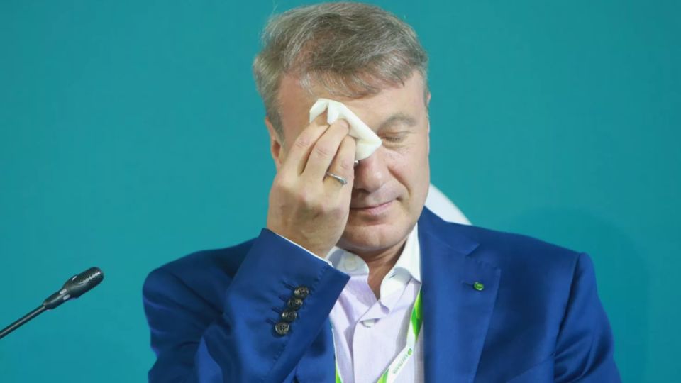 Почему вкладчики массово выводят средства из банков: Актуальные причины и последствия