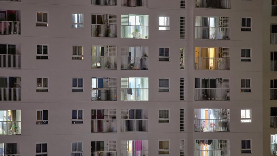 Новые правила: покупка аварийного жилья лишает права на замену