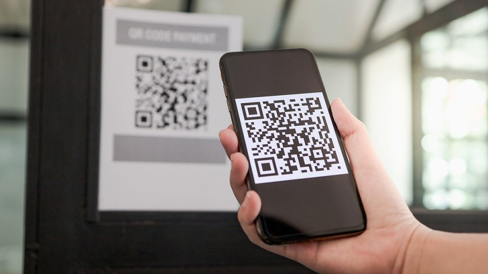 Россия переходит на универсальный QR-код: будущее без наличных