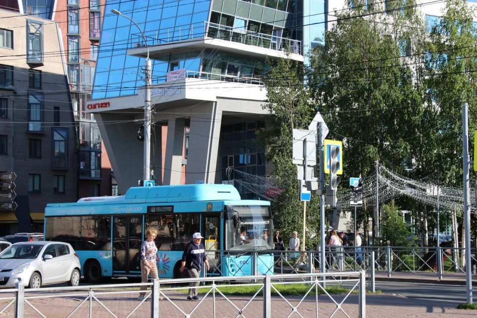 Из-за ремонта перекрестка Троицкого проспекта и улицы Иоанна Кронштадтского в городе изменилась схема движения автотранспорта