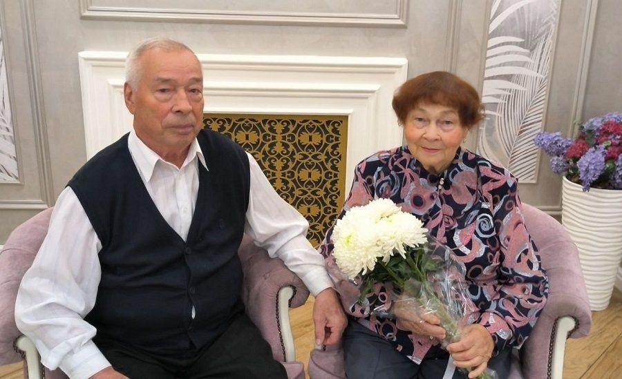 Бриллиантовую свадьбу отметили супруги Каморины из Северодвинска