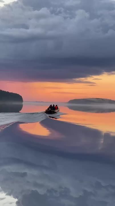 Рецепт счастья довольно прост: тебе нужна только лодка и один вечер на Кенозере (Архангельская область, Россия