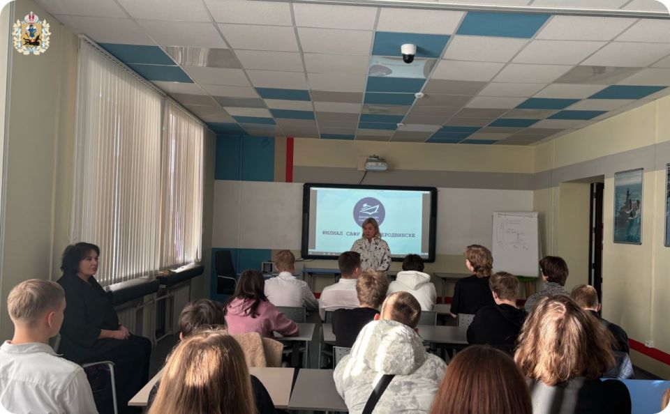 Ученики инженерного класса 14-й школы Архангельска проходят первую судостроительную практику