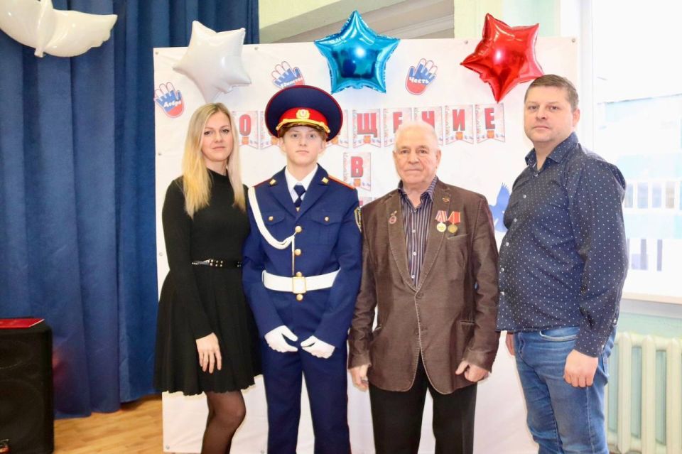 Игорь Арсентьев: Десятиклассников Северодвинска посвятили в кадеты: в школе №29 старшеклассники учатся в профильном классе Следственного комитета РФ. В этом году удостоверения о присвоении почётного звания вручены 32...