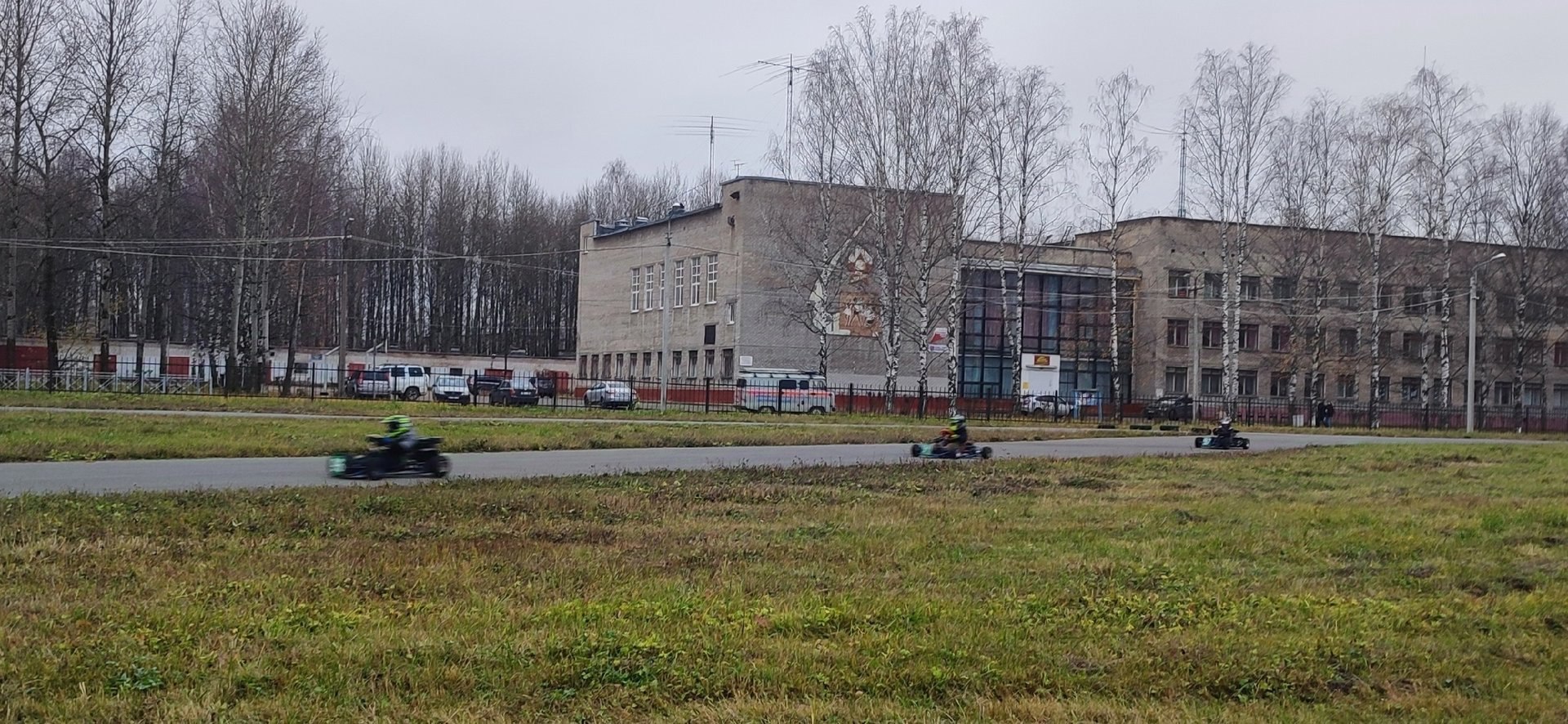 Накануне улицы Коряжмы превратились в гоночную трассу Накануне улицы Коряжмы превратились в гоночную трассу