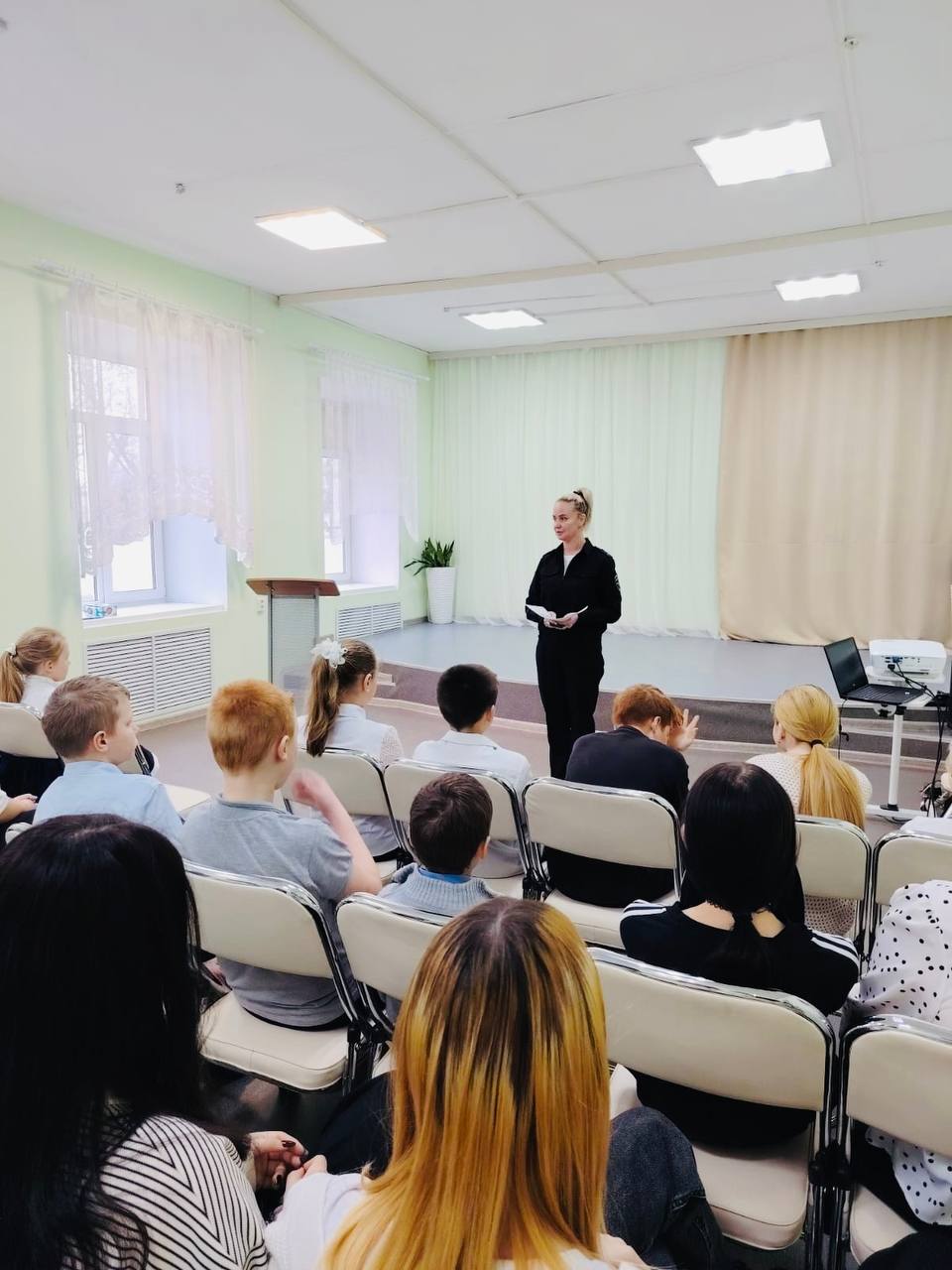 В преддверии осенних каникул сотрудники Госавтоинспекции в активном режиме напоминают школьникам о необходимости соблюдения правил дорожного движения В преддверии осенних каникул сотрудники Госавтоинспекции в активном режиме напоминают школьникам о необходимости соблюдения правил дорожного движения