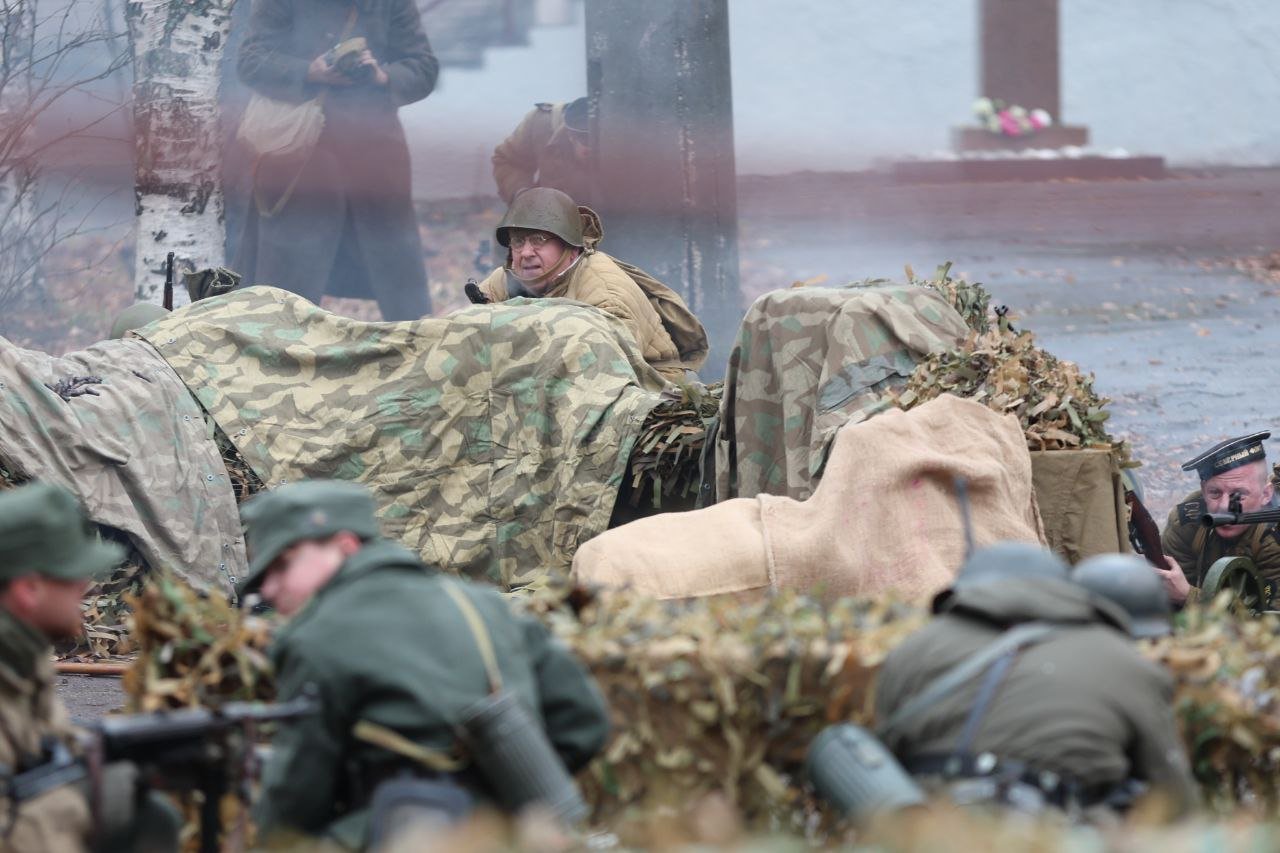 В Маймаксанском округе Архангельска воссоздали эпизод боя Петсамо-Киркенесской операции «12-я Краснознаменная» В Маймаксанском округе Архангельска воссоздали эпизод боя Петсамо-Киркенесской операции «12-я Краснознаменная»