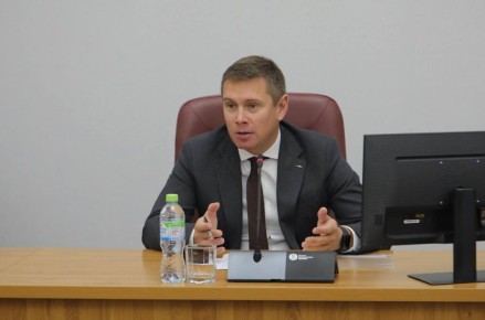 Игорь Арсентьев: На еженедельной планёрке с ресурсоснабжающими организациями, управляющими компаниями и подрядчиками обсудили актуальные на сегодняшний день вопросы