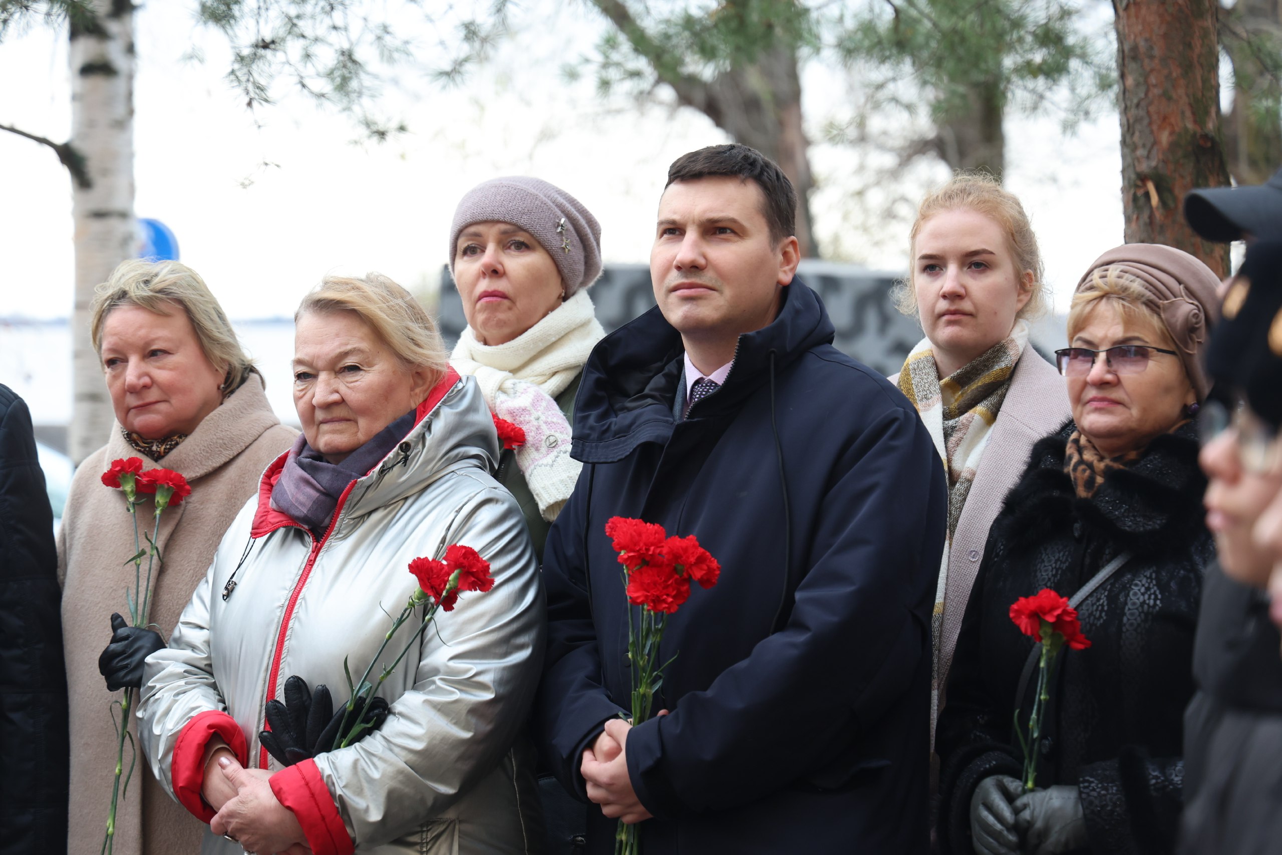 Сегодня состоялось торжественное открытие мемориальной доски юнге Северного флота Саше Ковалеву Сегодня состоялось торжественное открытие мемориальной доски юнге Северного флота Саше Ковалеву