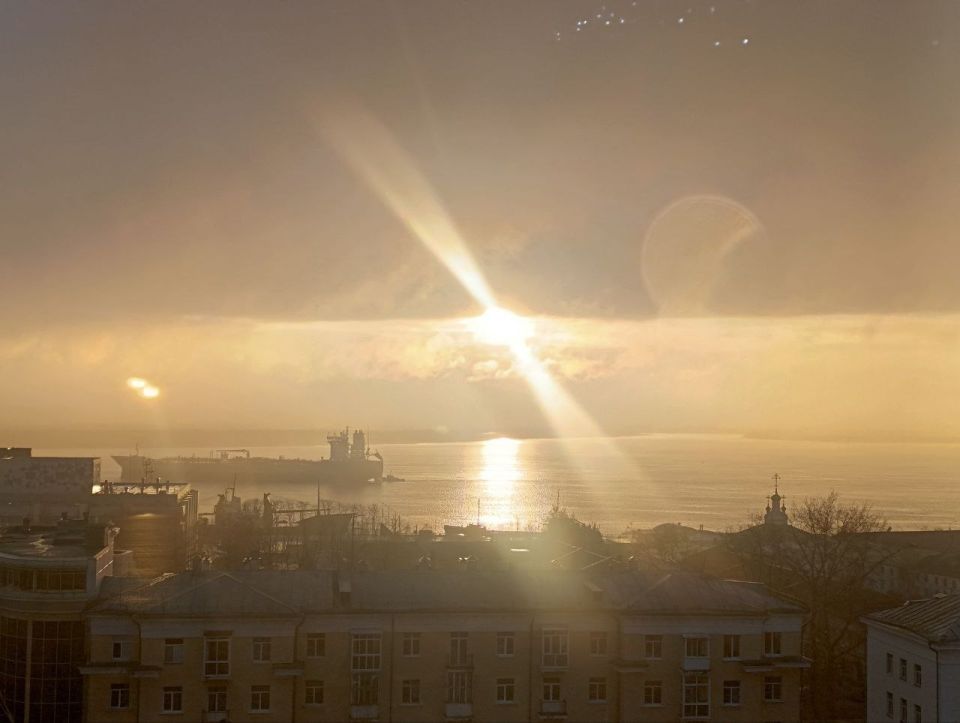 Последние лучи золотого солнца на закате успел сфотографировать наш корреспондент Роман Филковский