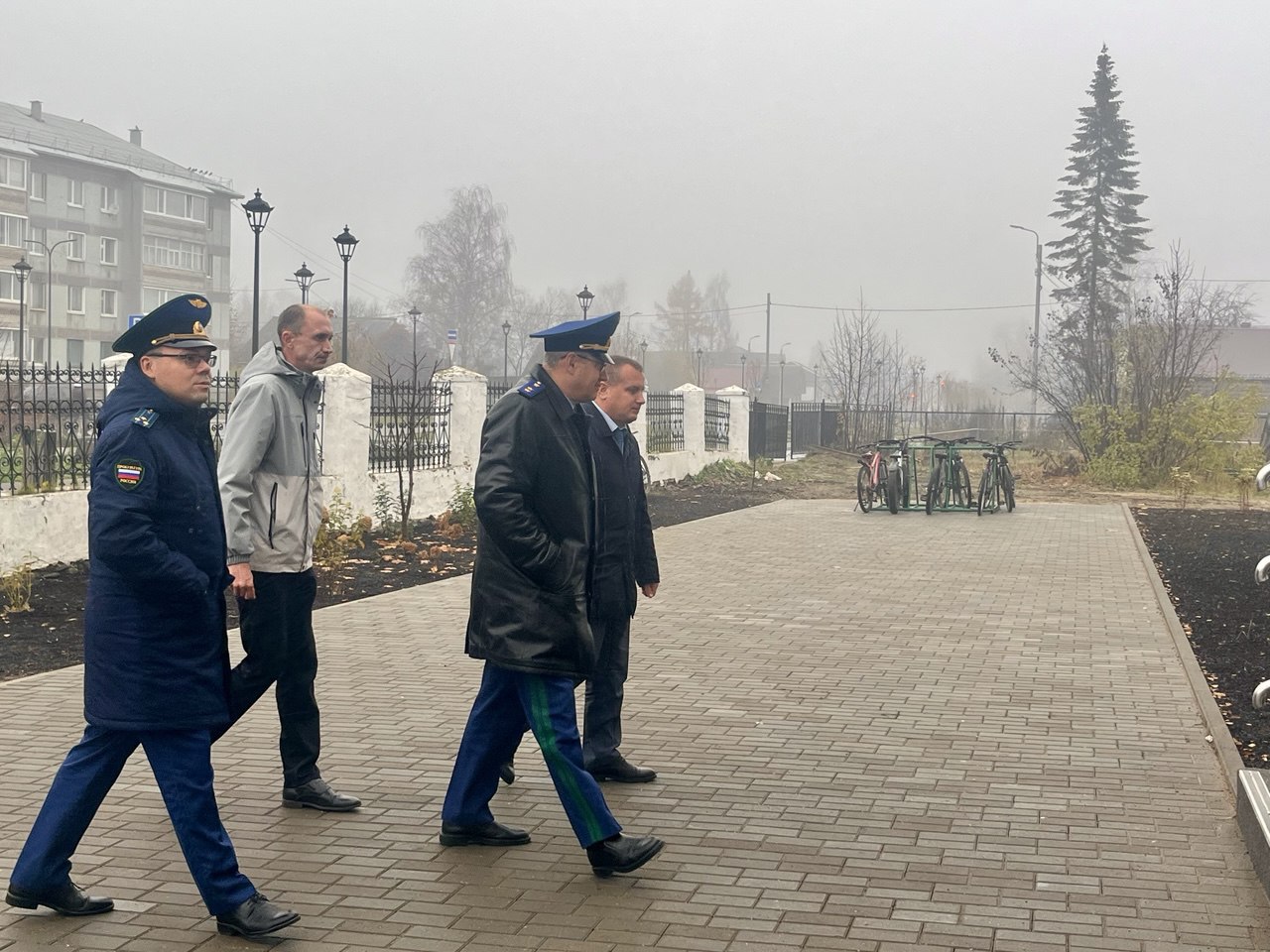 Мобильная приемная прокуратуры Архангельской области и Ненецкого автономного округа осуществила выезд в Вельский муниципальный район, Устьянский и Шенкурский муниципальные округа Мобильная приемная прокуратуры Архангельской области и Ненецкого автономного округа осуществила выезд в Вельский муниципальный район, Устьянский и Шенкурский муниципальные округа