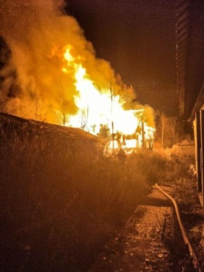 В Онеге ликвидирован крупный пожар в расселённом доме