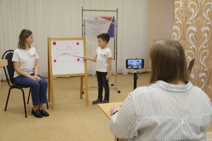 Игорь Арсентьев: Уметь выполнить чертёж ледокола, авианосца и подводной лодки, показать на схеме элементы оснащения и рассказать о каждом из этих типов судов юные корабелы могут уже с детского сада