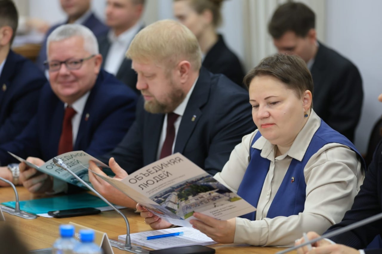 Городская Дума поддержала мою программу и вновь избрала меня главой Архангельска Городская Дума поддержала мою программу и вновь избрала меня главой Архангельска