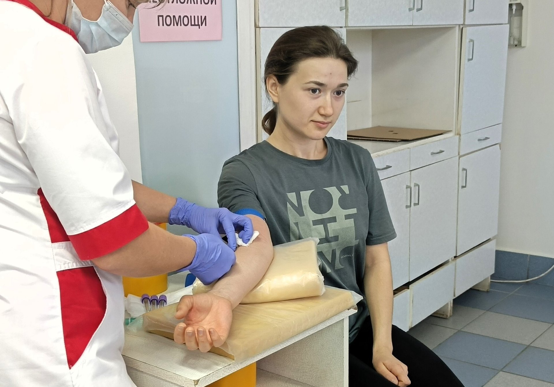 Архангельская станция переливания крови поделилась радостной новостью: случилось ещё одно предварительное совпадение донора и реципиента, нуждающегося в пересадке костного мозга