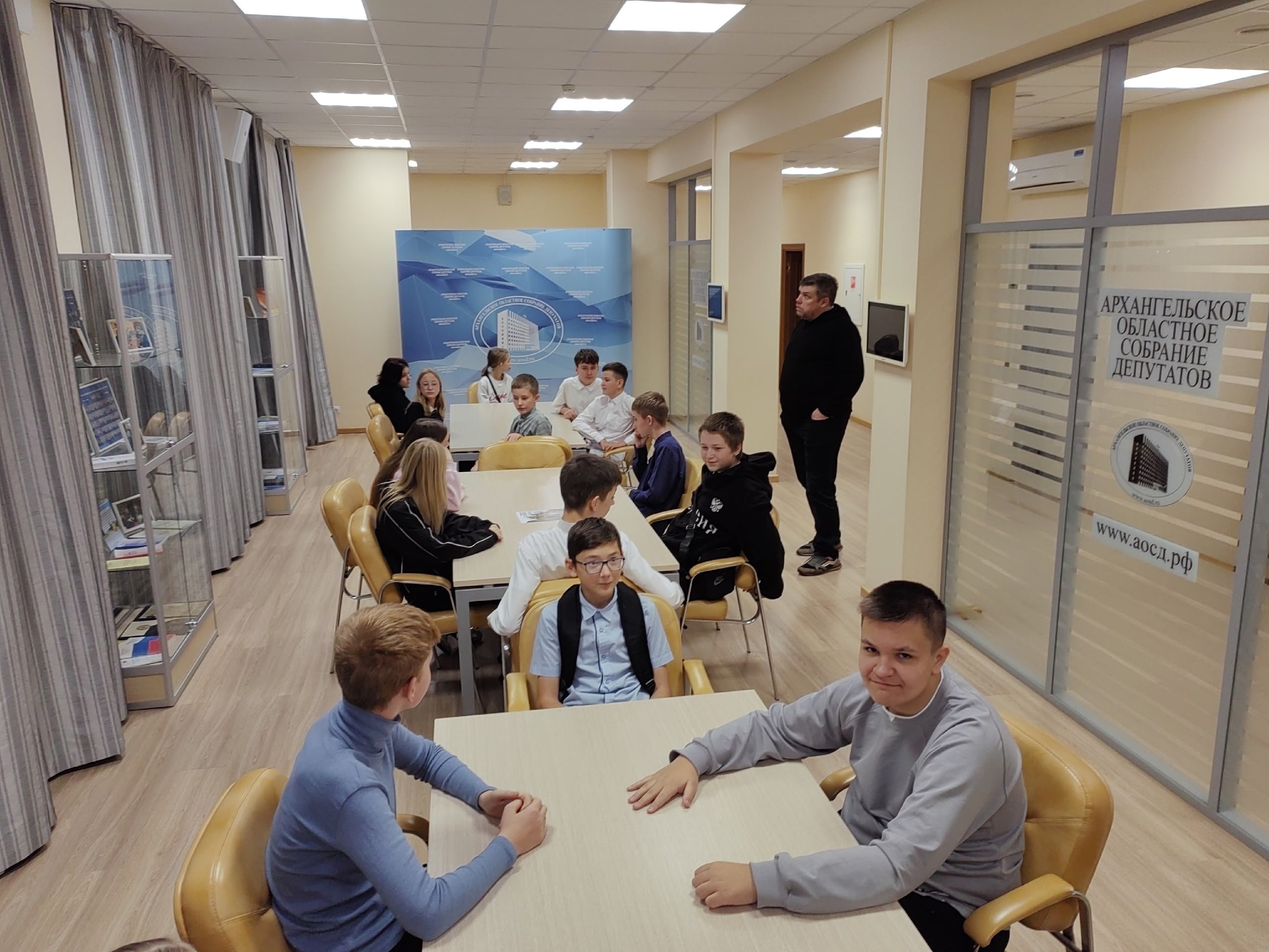 Каникулы с пользой: школьники Архангельска посетили важные учреждения! Каникулы с пользой: школьники Архангельска посетили важные учреждения!