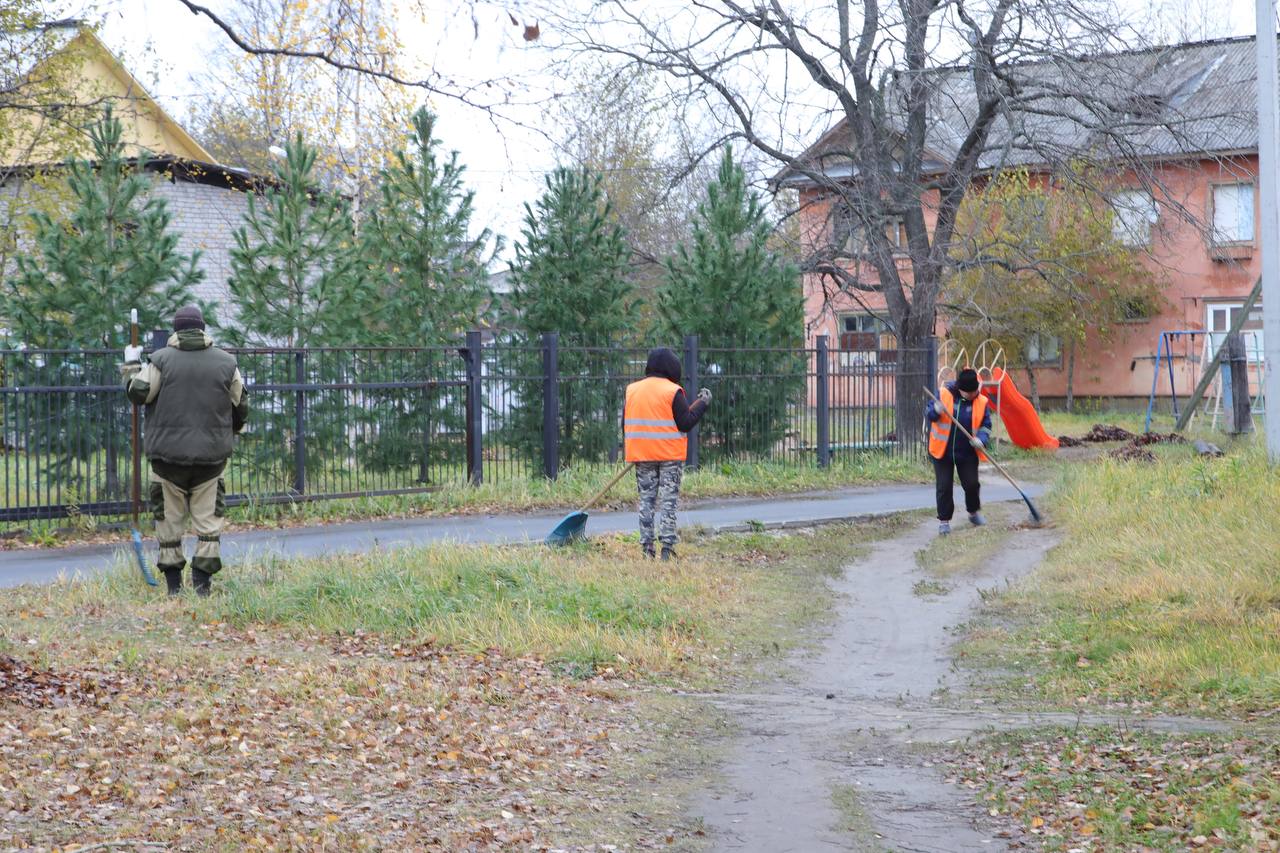 Игорь Арсентьев: У дворников сейчас непростая пора – необходимо подготовить дворы к зиме, идет активная уборка листвы Игорь Арсентьев: У дворников сейчас непростая пора – необходимо подготовить дворы к зиме, идет активная уборка листвы