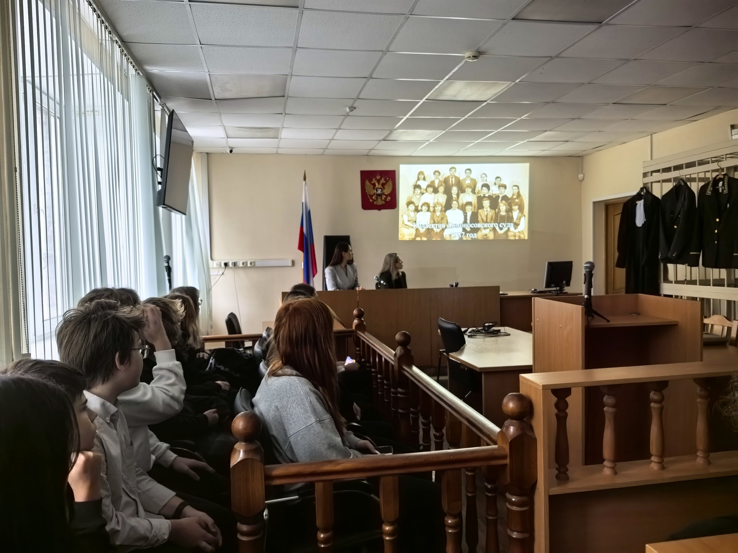 Каникулы с пользой: школьники Архангельска посетили важные учреждения! Каникулы с пользой: школьники Архангельска посетили важные учреждения!