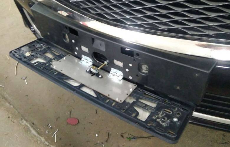 Вельского водителя лишили прав на год за «шторку» на номере