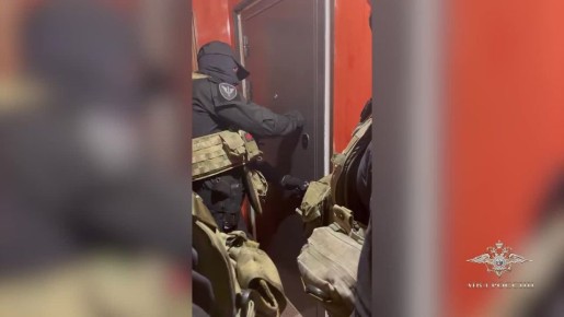 Полицейские задержали группу хакеров, создавших вирус "Медуза" – троих молодых IT-специалистов