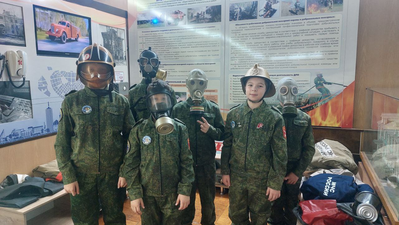 Курсанты спортивно-патриотического клуба посетили пожарно-техническую выставку Главного управления Курсанты спортивно-патриотического клуба посетили пожарно-техническую выставку Главного управления