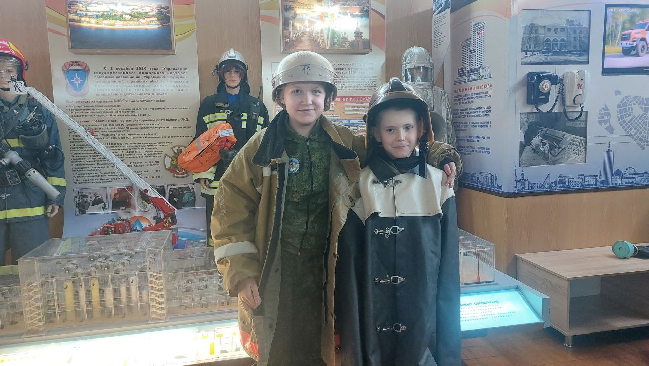 Курсанты спортивно-патриотического клуба посетили пожарно-техническую выставку Главного управления Курсанты спортивно-патриотического клуба посетили пожарно-техническую выставку Главного управления