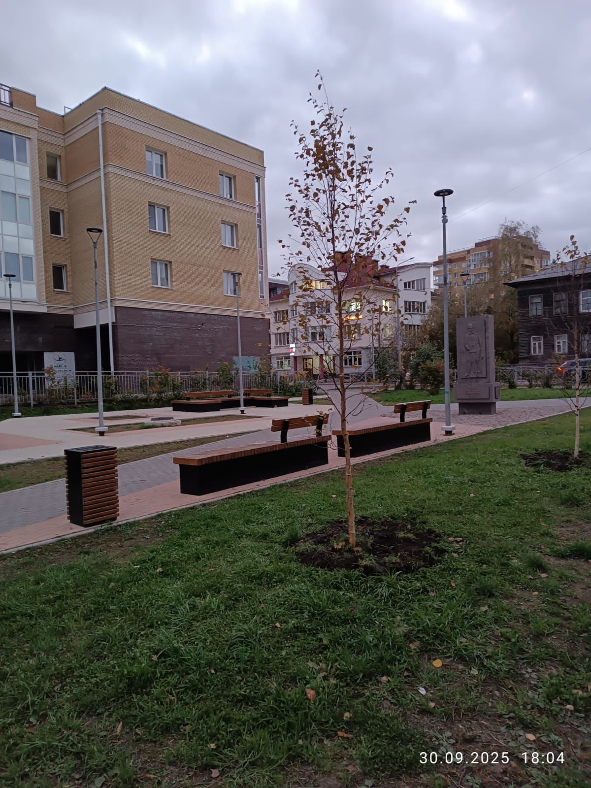 Специалисты "Городского благоустройства" провели дополнительное озеленение сквера Лейцингера Специалисты "Городского благоустройства" провели дополнительное озеленение сквера Лейцингера