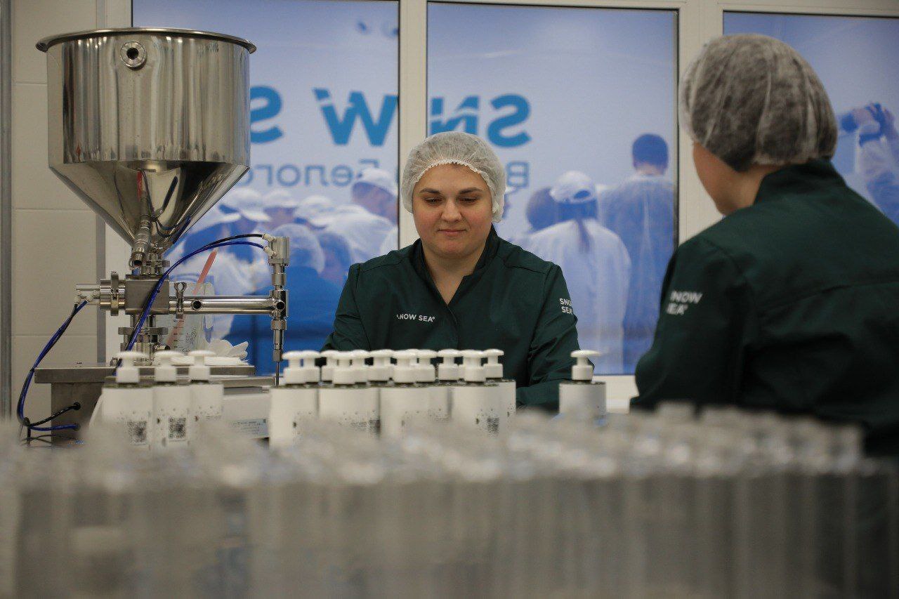 В Архангельске открылся новый косметический цех по производству уходовых средств из арктических водорослей В Архангельске открылся новый косметический цех по производству уходовых средств из арктических водорослей