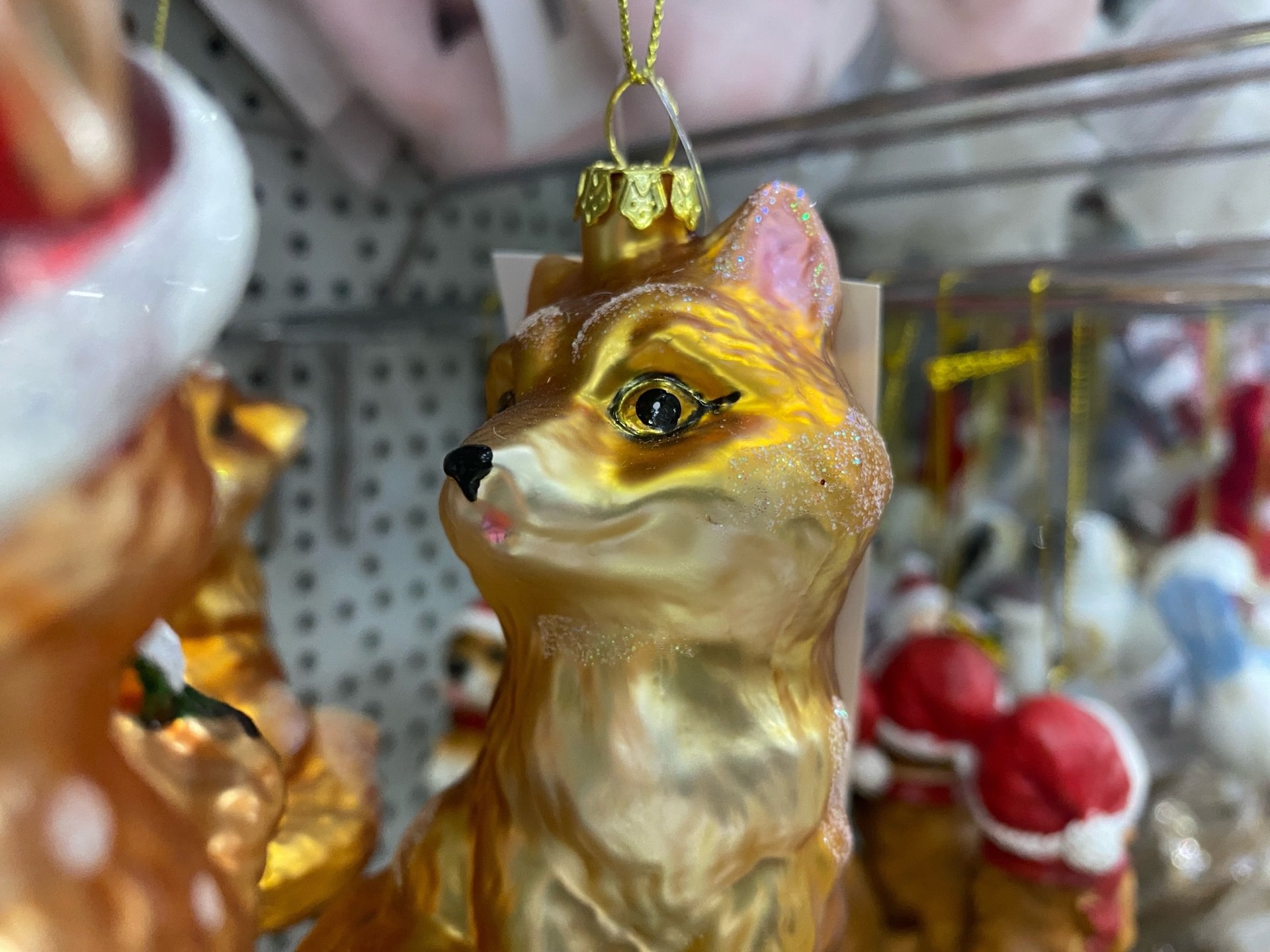 Смотрите, какая красота! В Архангельске начали продавать новогодние игрушки, и от этой сказочной россыпи просто глаз не оторвать Смотрите, какая красота! В Архангельске начали продавать новогодние игрушки, и от этой сказочной россыпи просто глаз не оторвать