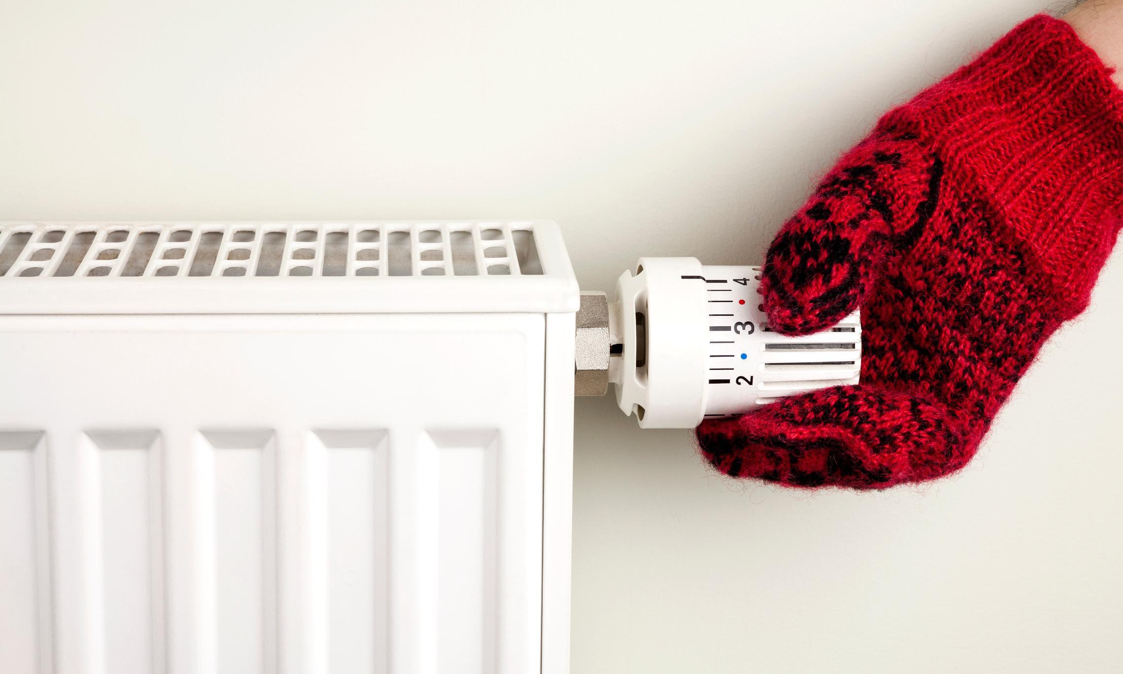 7 ноября в России вступает в силу новый закон, который ужесточает ответственность за неготовность к отопительному сезону