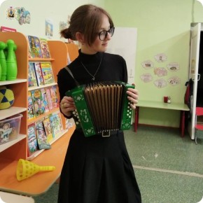 Выпускница Вельского индустриально-экономического колледжа исполнила свою мечту и стала воспитателем