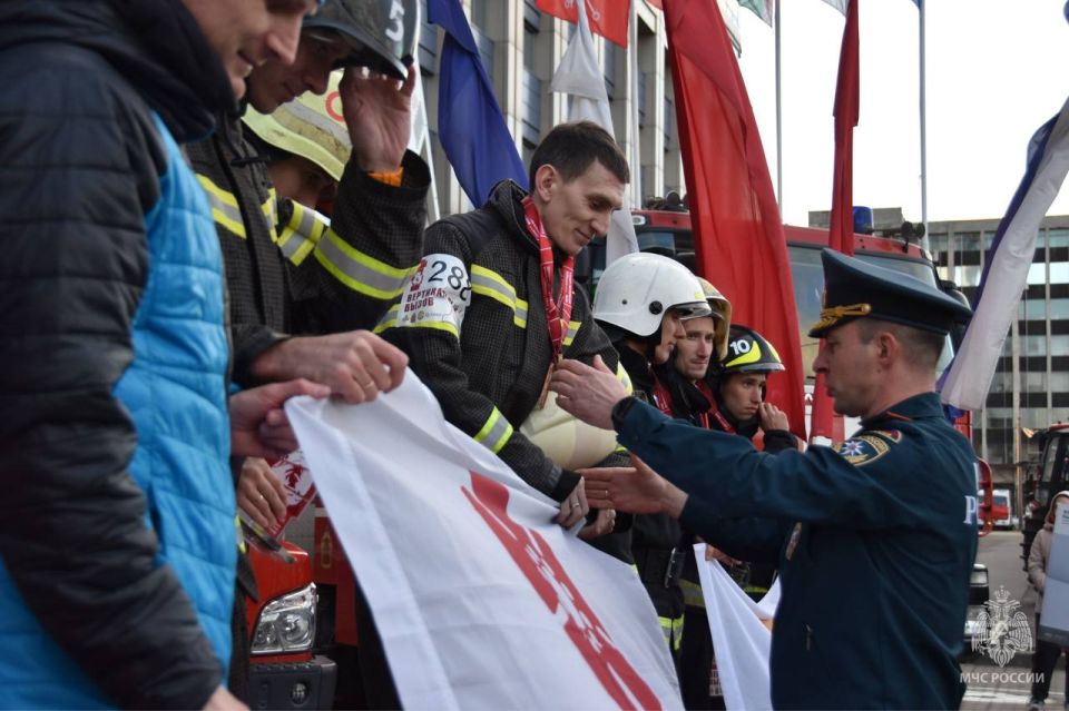 Северодвинские огнеборцы сильнейшие в «Вертикальном вызове» Северодвинские огнеборцы сильнейшие в «Вертикальном вызове»