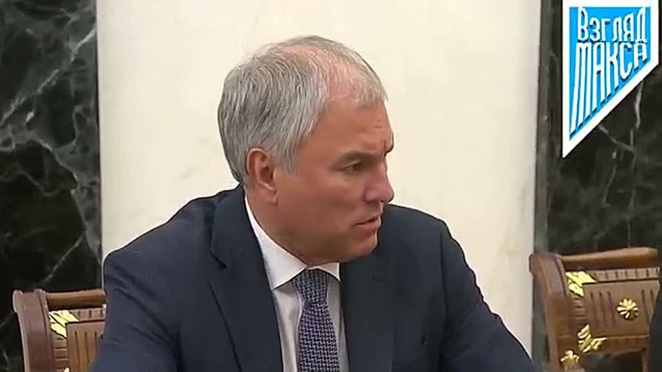 Президент России Владимир Путин поручил МИД, Минобороны, спецслужбам и гражданским ведомствам внести предложения о возможности подготовки к испытаниям ядерного оружия