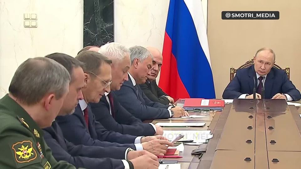 Министр обороны РФ Андрей Белоусов на совещании с Путиным заявил о необходимости немедленно начать подготовку к проведению полномасштабных ядерных испытаний