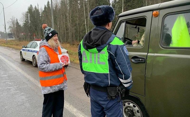 Региональный Минтранс провел в Холмогорском округе акцию по безопасности дорожного движения