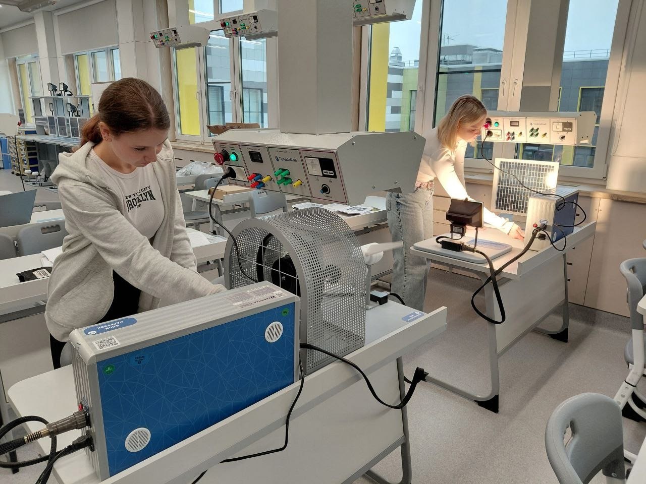 Вместе с предприятиями города мы с каждым годом открываем все больше профильных классов в школах Архангельска Вместе с предприятиями города мы с каждым годом открываем все больше профильных классов в школах Архангельска