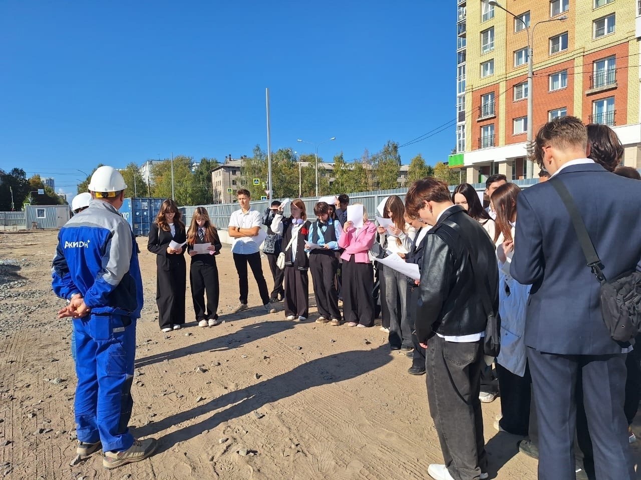 Вместе с предприятиями города мы с каждым годом открываем все больше профильных классов в школах Архангельска Вместе с предприятиями города мы с каждым годом открываем все больше профильных классов в школах Архангельска