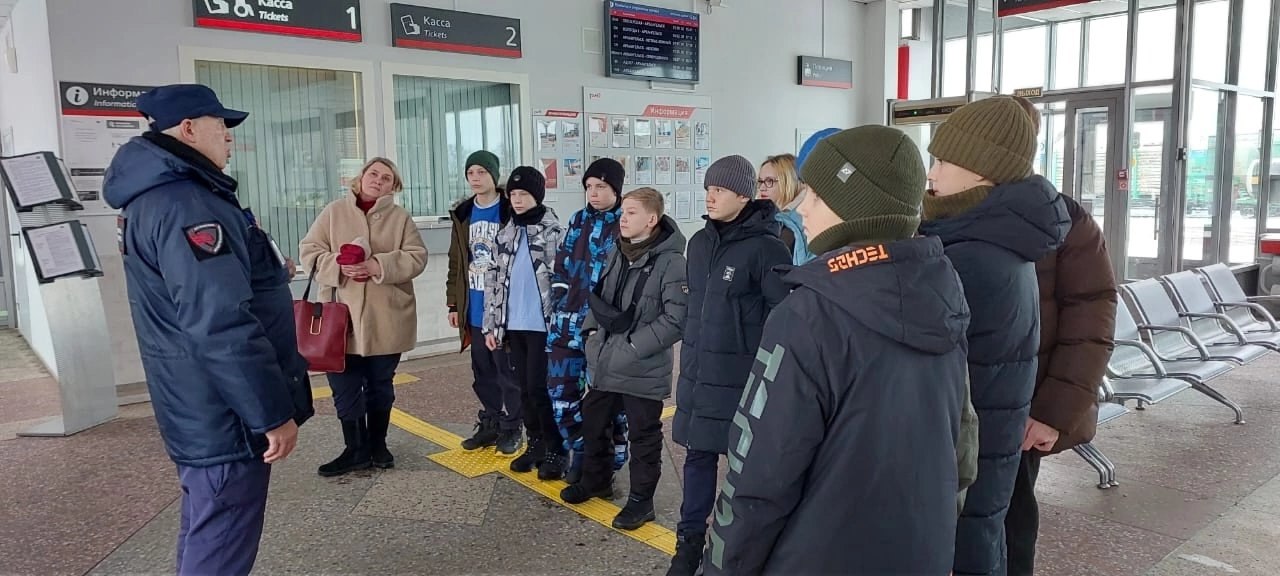 Вместе с предприятиями города мы с каждым годом открываем все больше профильных классов в школах Архангельска Вместе с предприятиями города мы с каждым годом открываем все больше профильных классов в школах Архангельска