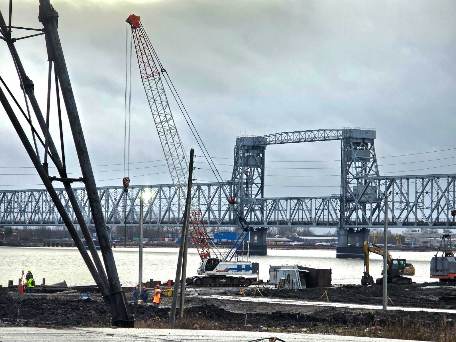 На площадке будущего кампуса "Арктическая звезда" идут строительно-монтажные работы основного периода