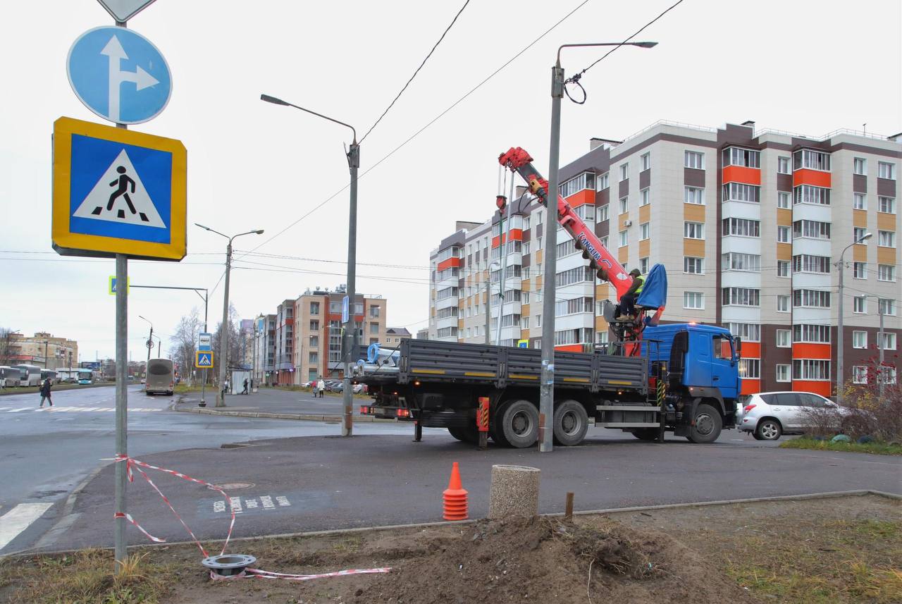 Игорь Арсентьев: В Северодвинске устанавливают новые светофорные объекты и искусственные дорожные неровности Игорь Арсентьев: В Северодвинске устанавливают новые светофорные объекты и искусственные дорожные неровности