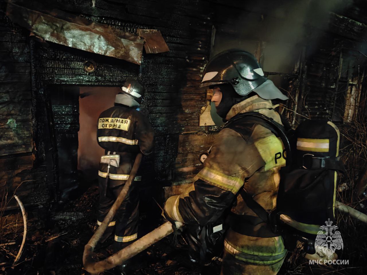 Что горит в Архангельске?. Отвечаем: Сегодня в 17:16 поступило сообщение, что по улице Шабалина, 11 произошёл пожар в двухэтажном нежилом деревянном доме Что горит в Архангельске?. Отвечаем: Сегодня в 17:16 поступило сообщение, что по улице Шабалина, 11 произошёл пожар в двухэтажном нежилом деревянном доме