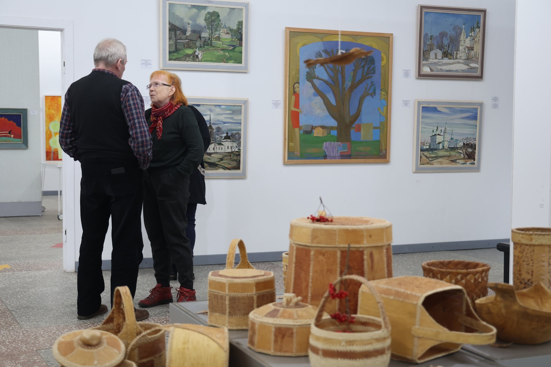 В эти минуты в Выставочном зале Союза художников открылась межрегиональная выставка «Архангельские художники и друзья», посвященная 90-летию Архангельского отделения союза художников В эти минуты в Выставочном зале Союза художников открылась межрегиональная выставка «Архангельские художники и друзья», посвященная 90-летию Архангельского отделения союза художников