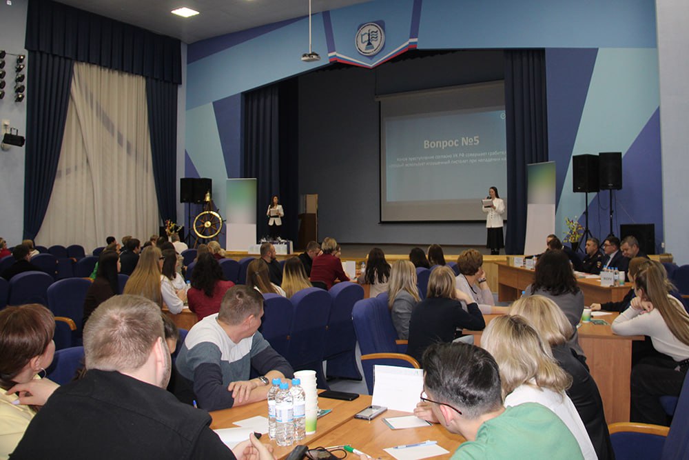 В преддверии 10 ноября стражи порядка приняли участие в интеллектуальной игре