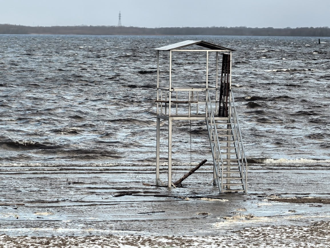 Большая вода пришла в Архангельск Большая вода пришла в Архангельск