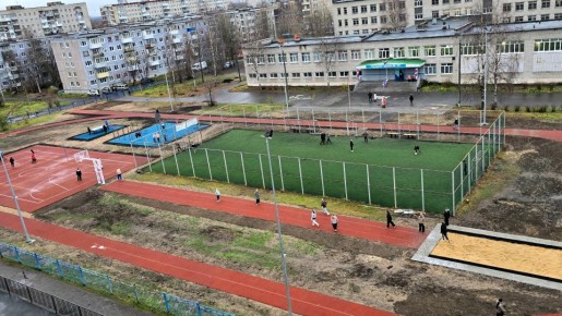 Возле 33-й школы открыли новую спортивную площадку!